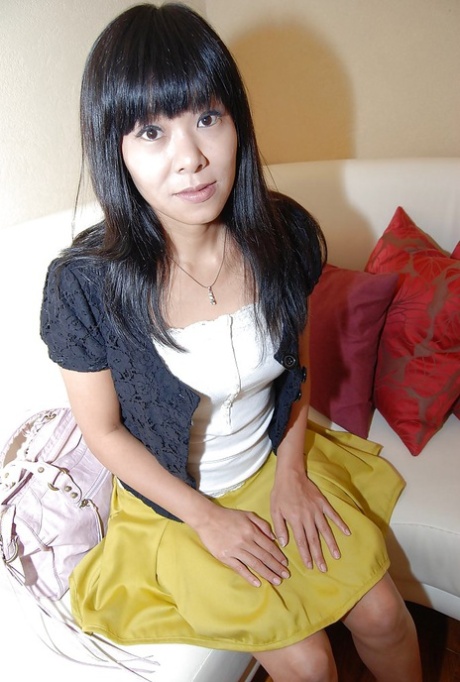 Strong Asian milf Yumiko Takase is masturbating with slut's grace 33988023